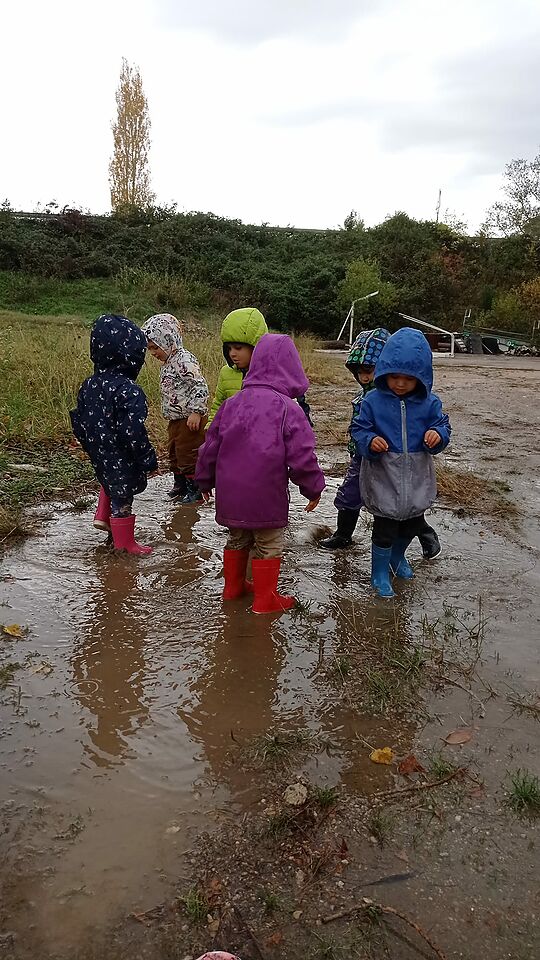 Vamos de paseo por el pueblo y hacemos salidas