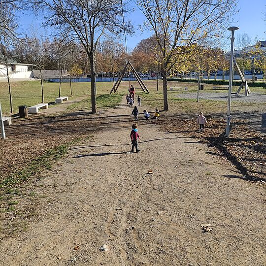 Vamos de paseo por el pueblo y hacemos salidas