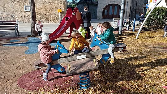 Vamos de paseo por el pueblo y hacemos salidas